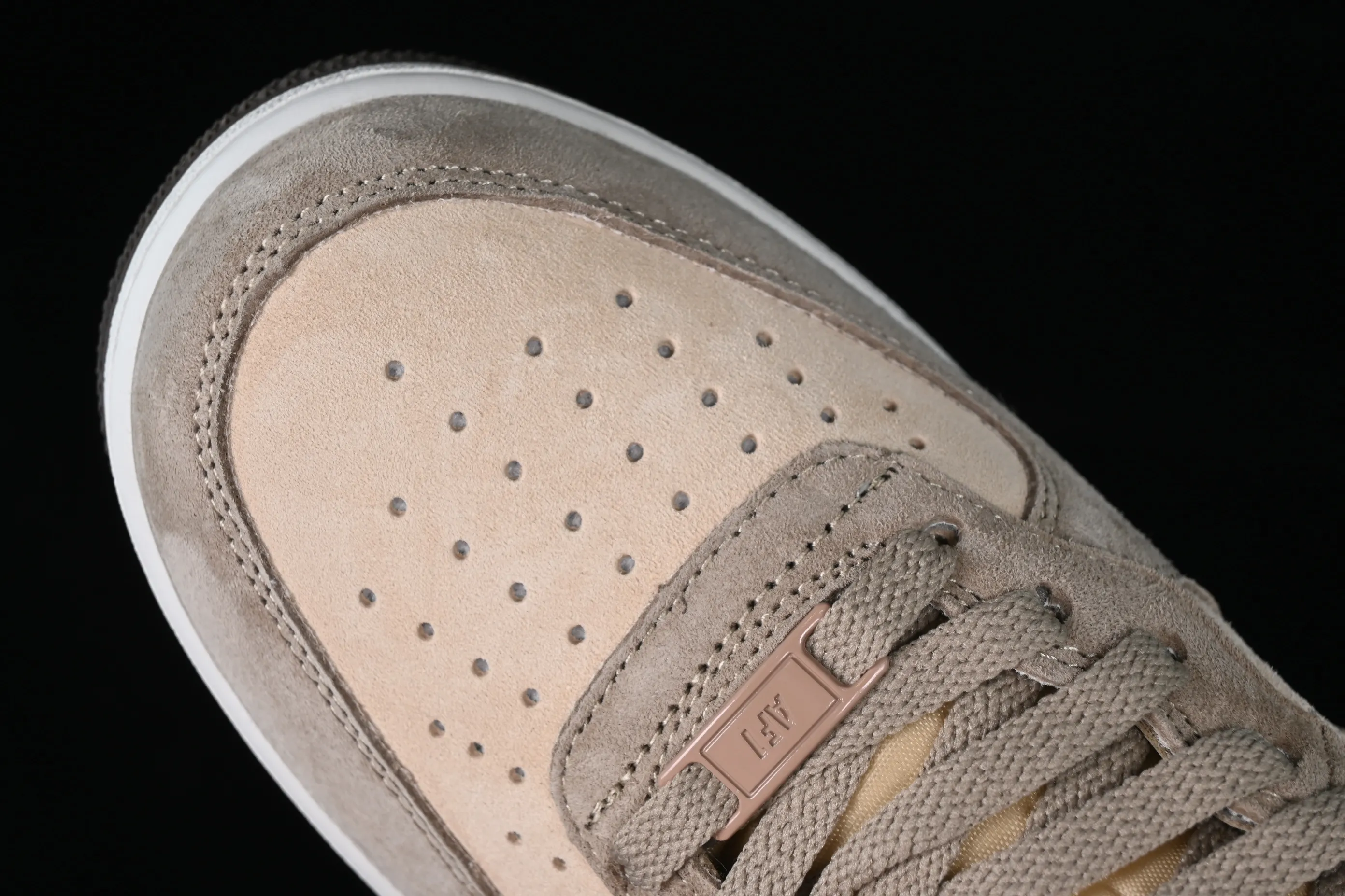 All categories Nk Air Force 1 Air Force series Nk Air Force 1 Mid Air Force mid-top Nk Air Force 1'07 Mid beige suede Air Force One mid-top casual sneakers CG9908-102